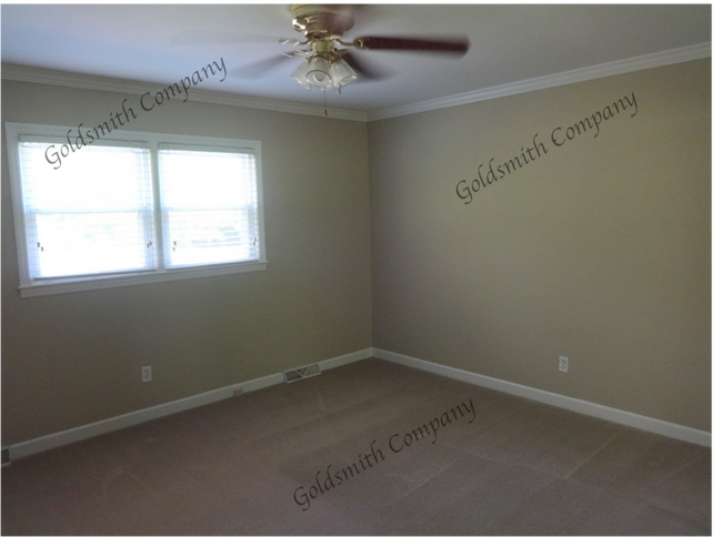 Building Photo - 4-Bedroom Spacious Home with 3 Full Baths ...
