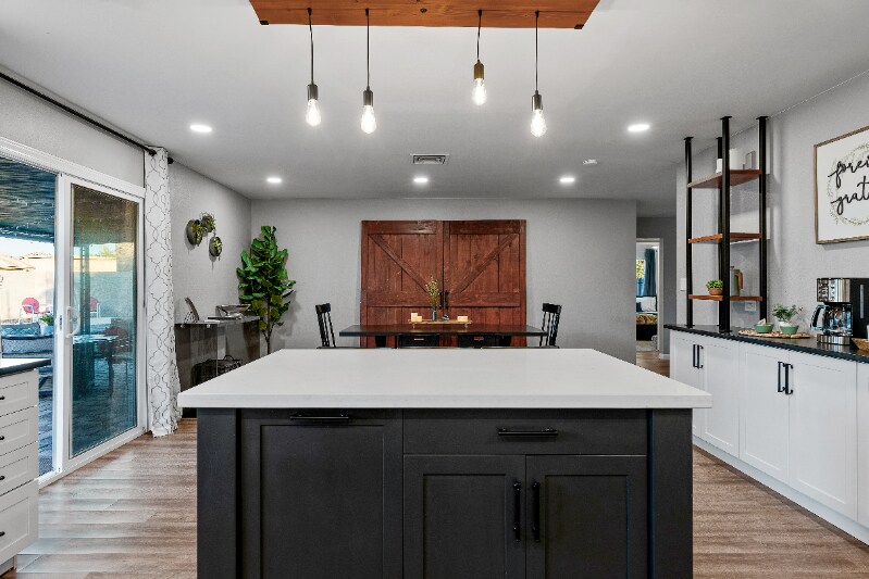 Building Photo - 2034 W Pampa Cir
