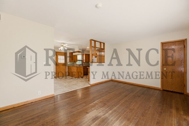 Building Photo - 1415 N Prairie Ln