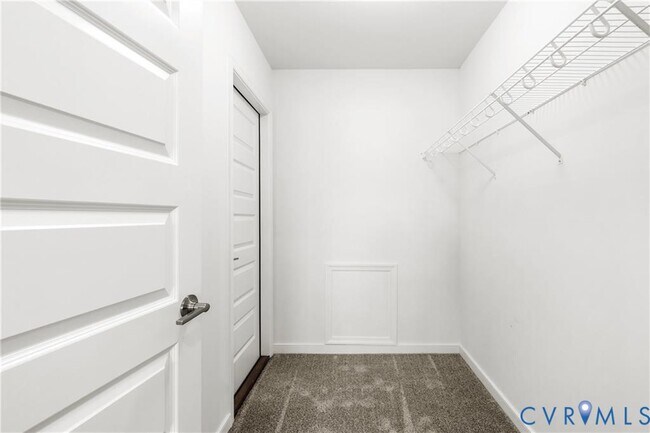 Building Photo - 12221 Dutch Elm Cir
