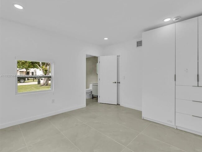 Building Photo - 107 Central Ave