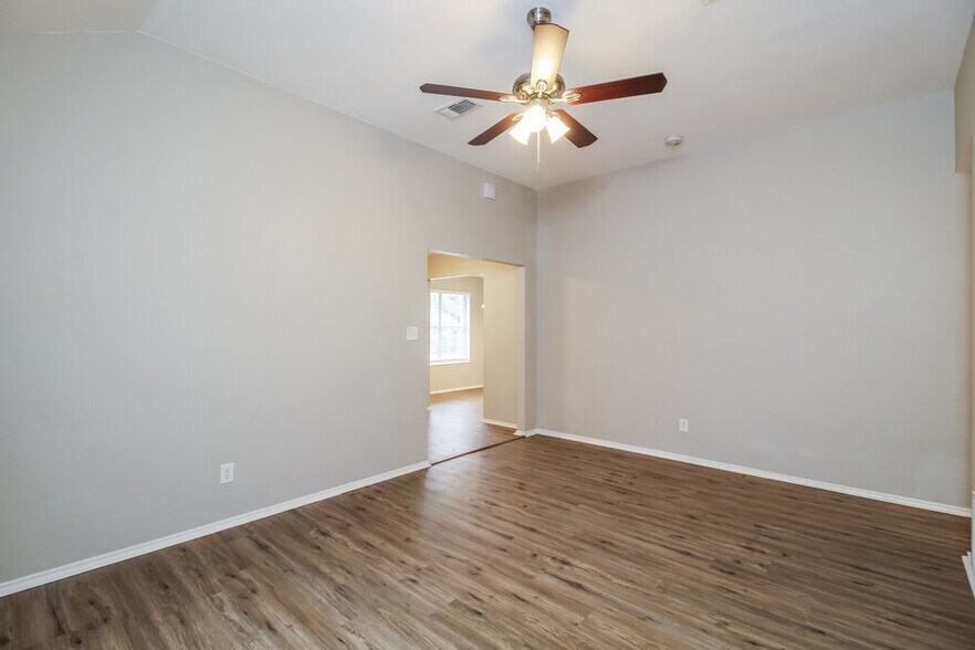 Building Photo - 1201 Paco Trail