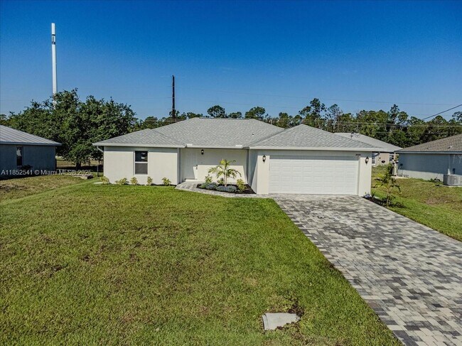 Primary Photo - 3334 NE 8th Pl