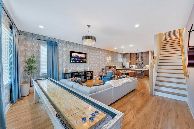 Building Photo - 2716 Delaware Ave