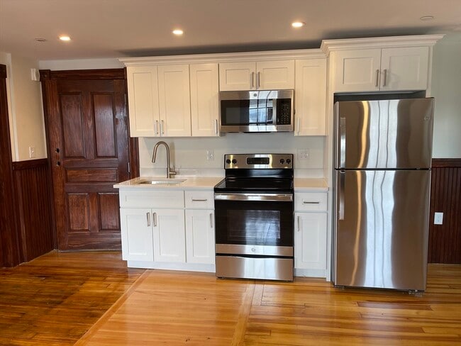 Building Photo - 41 Summer St