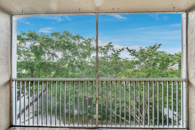 Building Photo - 9580 Weldon Cir