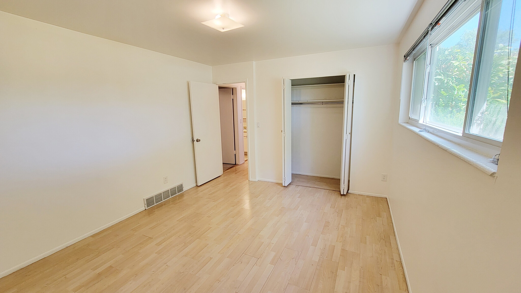 Building Photo - 2085 E Browning Ave