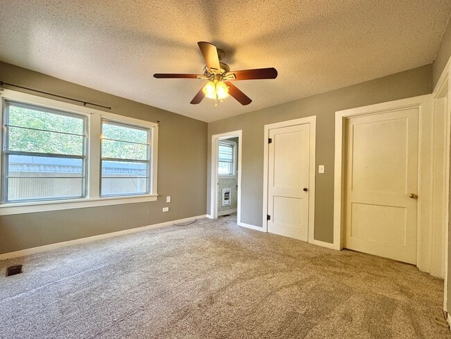 Building Photo - 3 Bedroom/2 Bath House in Batesville