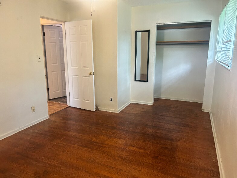 Building Photo - 712 Rabenberg Pl