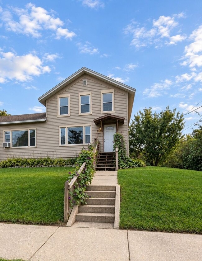 Building Photo - 502 Prospect Ave