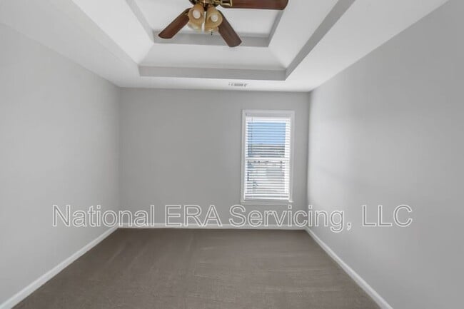 Building Photo - 50 Trinity Ln