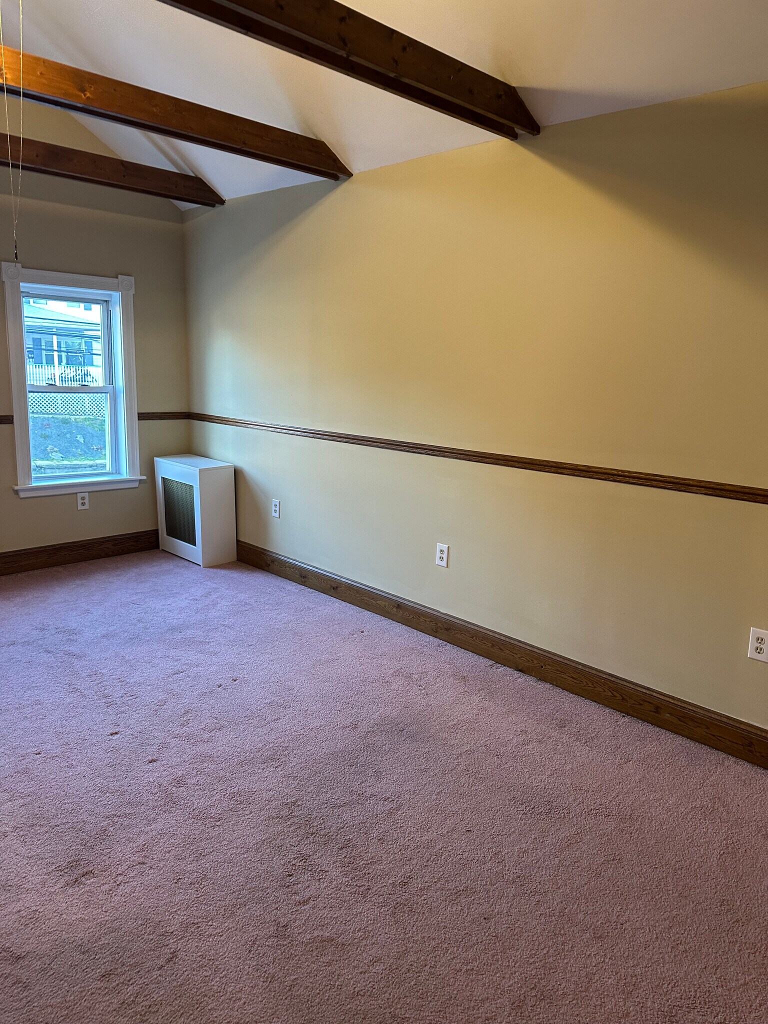 Building Photo - 529 Brook St