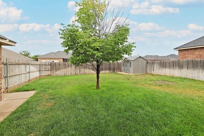 Building Photo - 8108 Knoxville Dr