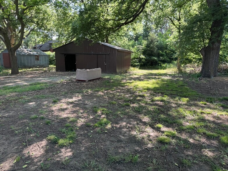 Building Photo - 416 S 3rd St