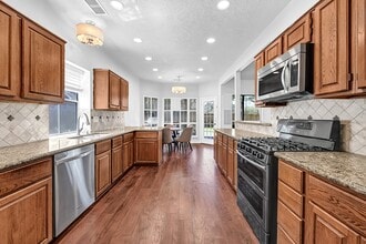Building Photo - 8307 Summer Reef Dr
