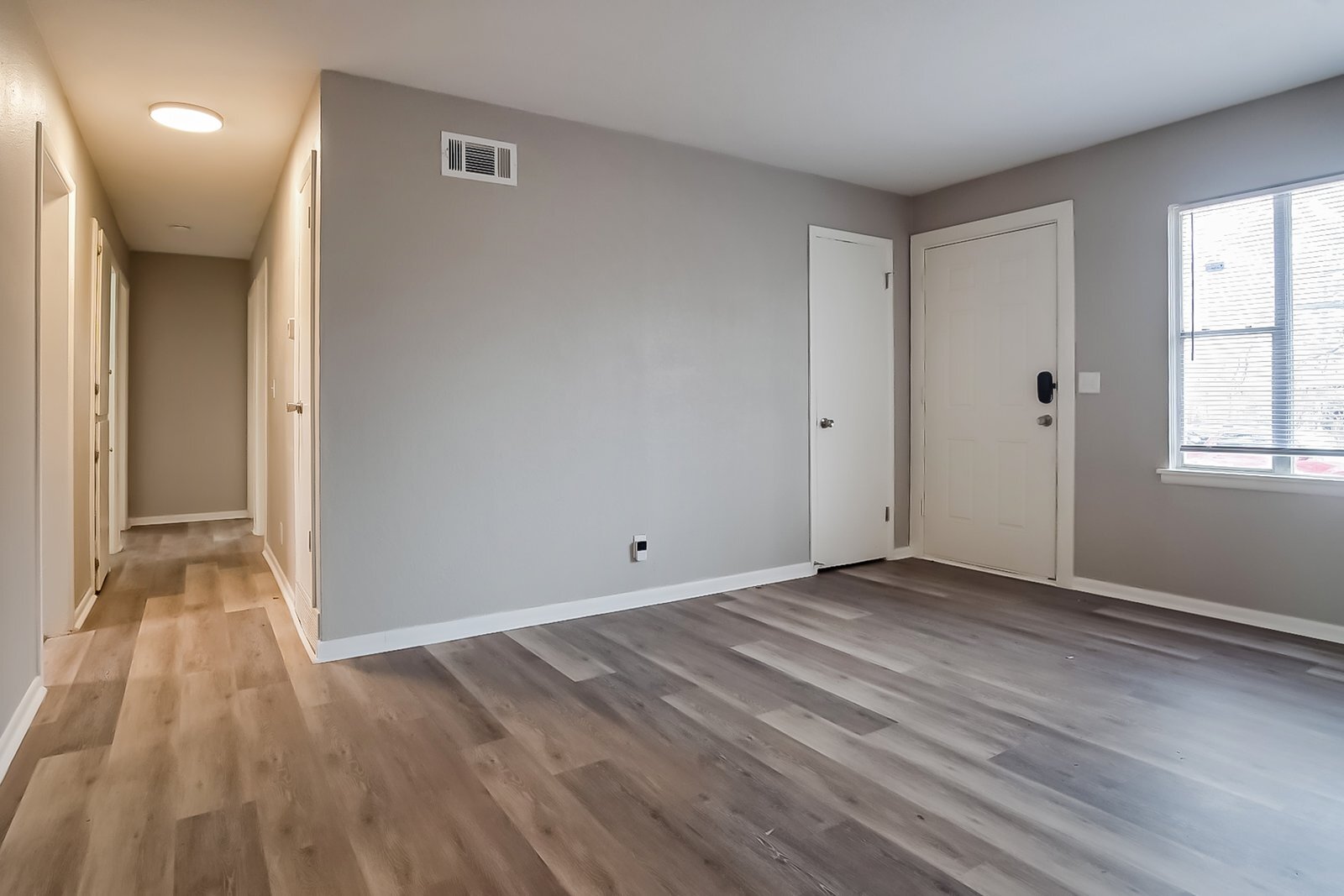 Building Photo - 5215 N Johnstown Ave