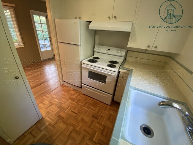 Building Photo - Adorable, Private Cottage in Jack's Peak