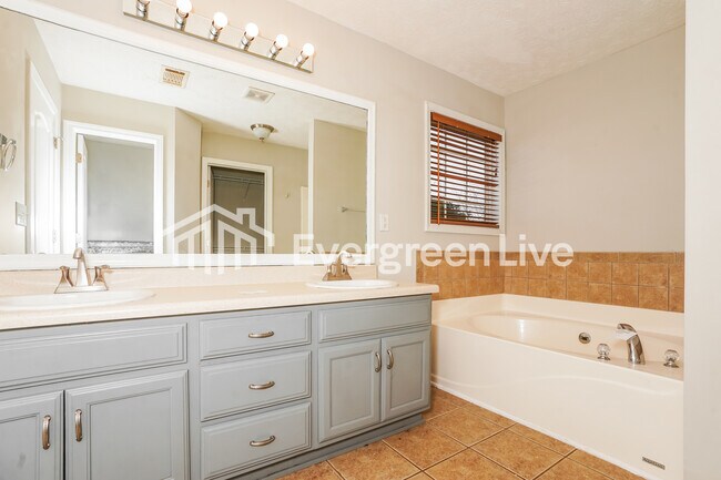 Building Photo - 102 Ruby Way