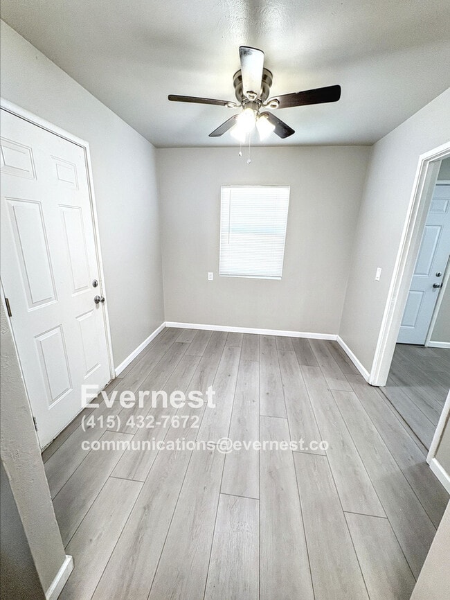Building Photo - Charming 2-Bedroom, 1-Bathroom House in a ...