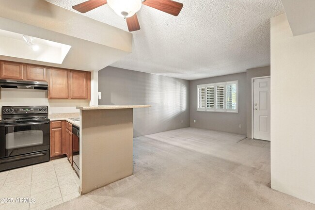 Building Photo - 3601 W Tierra Buena Ln