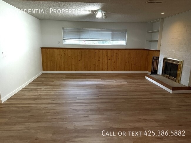 Building Photo - 12914 NE 136th St