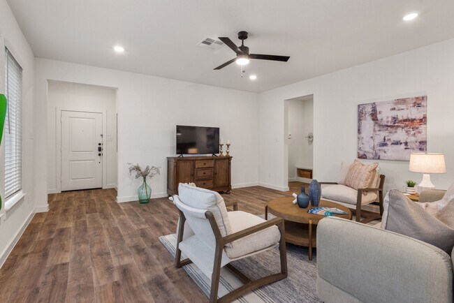 Building Photo - Elevated Living in Sundera at River Ranch | 4 Weeks Free