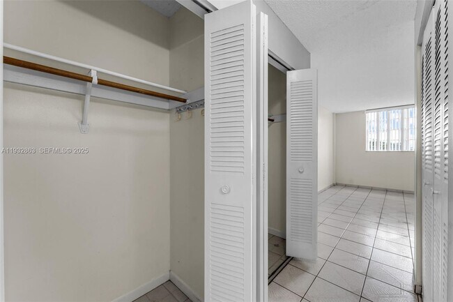 Building Photo - 14180 SW 84th St