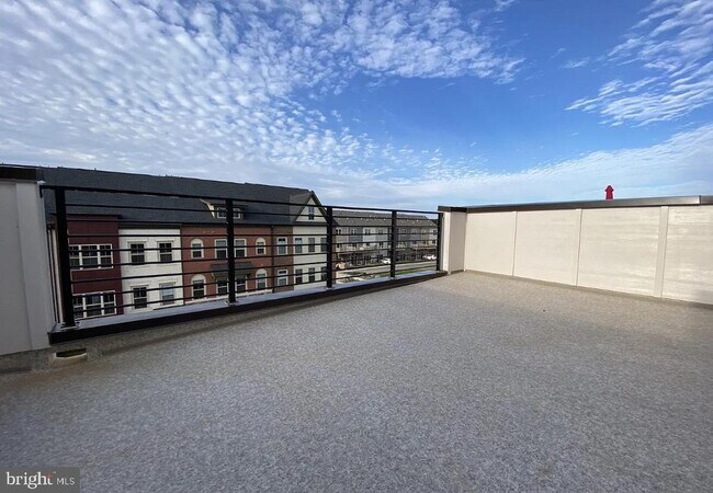 Building Photo - 136 Bleeker Pl