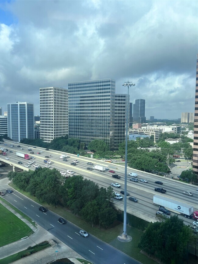 Building Photo - 1901 Post Oak Blvd