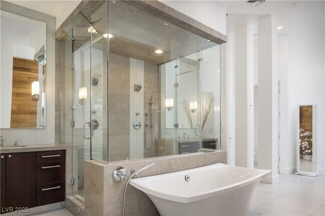 Building Photo - 1501 Foothills Village Dr