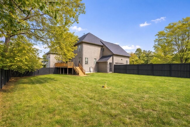 Building Photo - 2505 Eastway Dr
