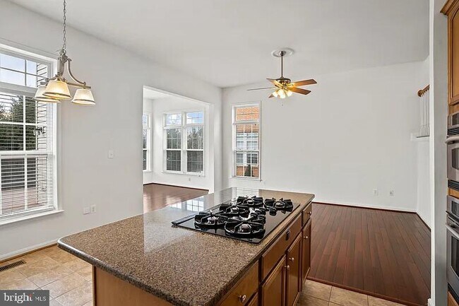Building Photo - 24689 Siltstone Square