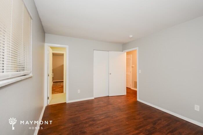 Building Photo - 2499 Bluelark Dr