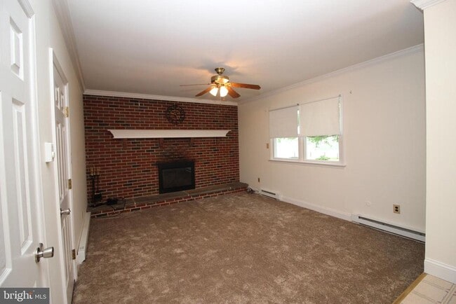 Building Photo - 336 Cowpath Rd