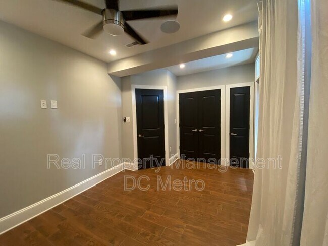 Building Photo - 715 Florida Ave NE