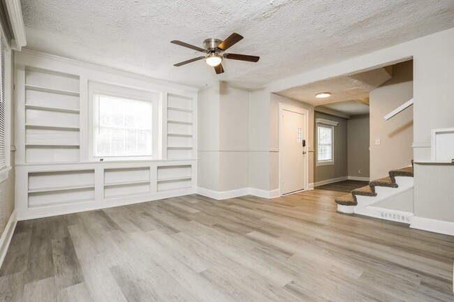 Building Photo - 1221 Azalea Ct