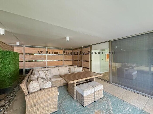 Building Photo - 7137 E Rancho Vista Dr