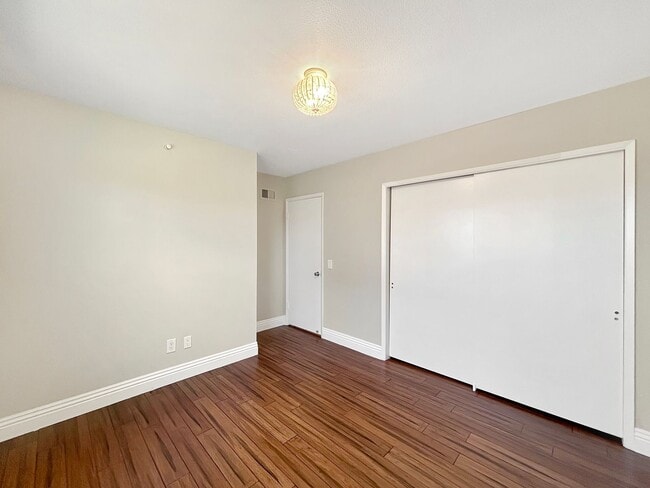 Building Photo - Charming & Spacious 3BD/2BA House in Clair...