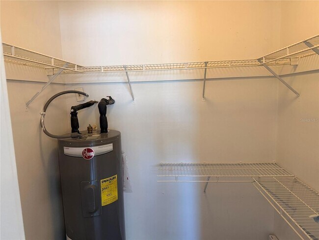 Building Photo - 245 Center Rd