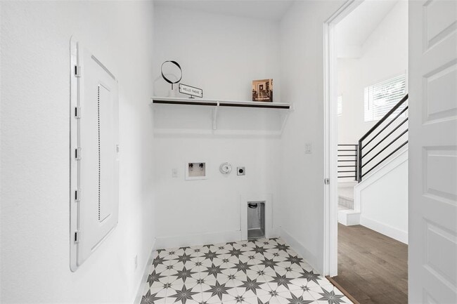 Building Photo - 1413 Kneehigh Ln