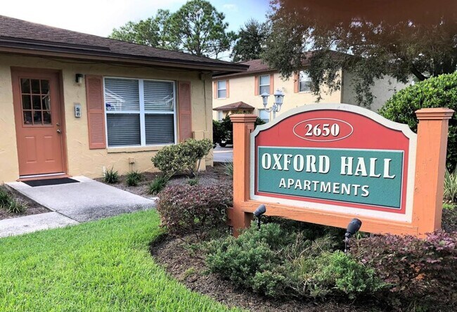 Interior Photo - Oxford Hall Apartments