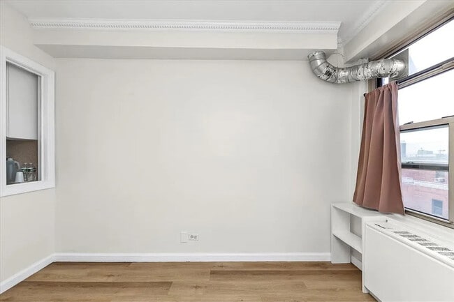 Building Photo - 10740 Queens Blvd