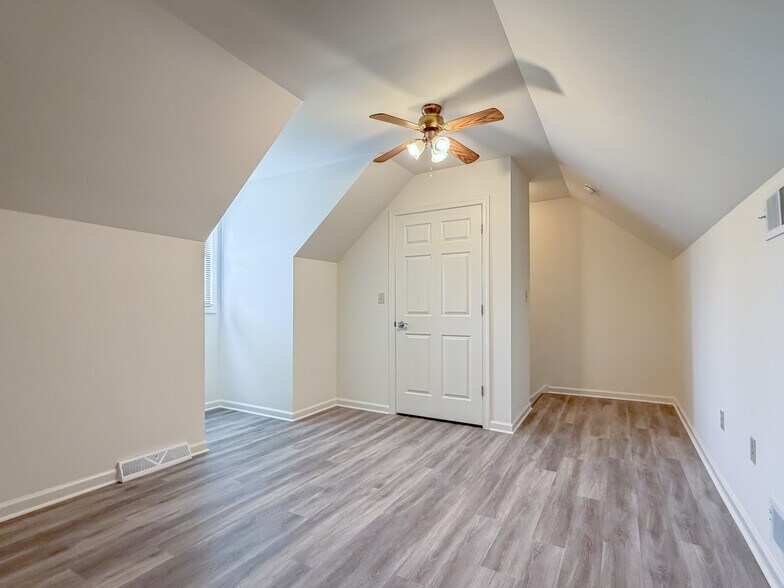 Building Photo - 28 Pheasant Ln
