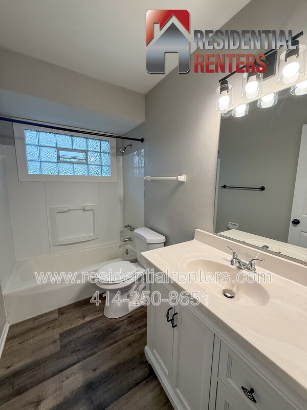 Building Photo - 5826 N 117th St