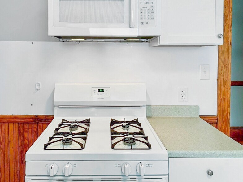 Building Photo - 8 Wyvern St