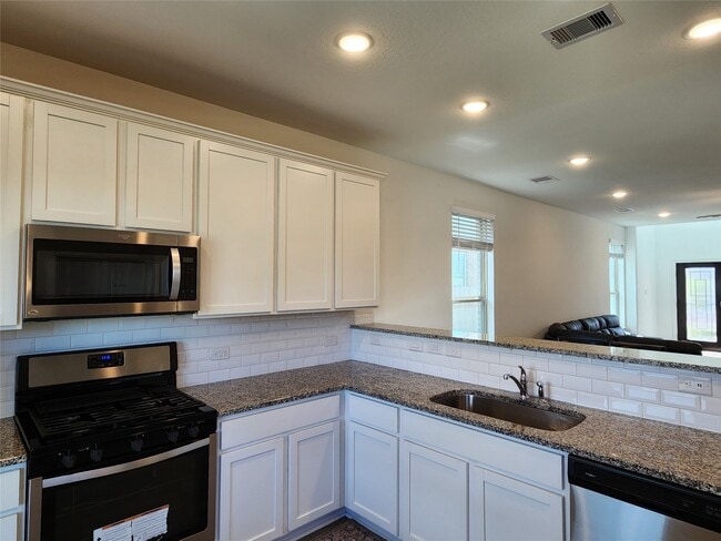 Building Photo - 31322 Whitfield Ct