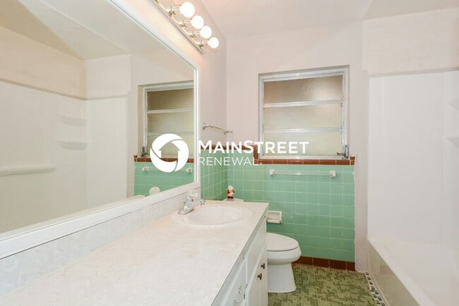 Building Photo - 3 Bedroom Pet-Friendly Home in Tampa, FL w...