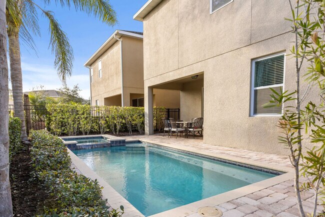 Building Photo - 520 Lasso Dr