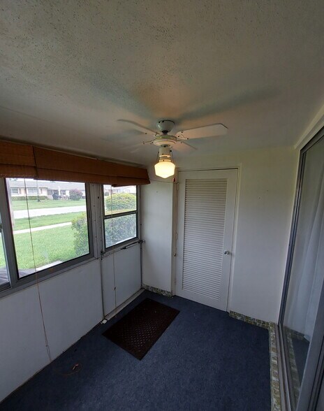 Florida Room - 2723 Dudley Dr E