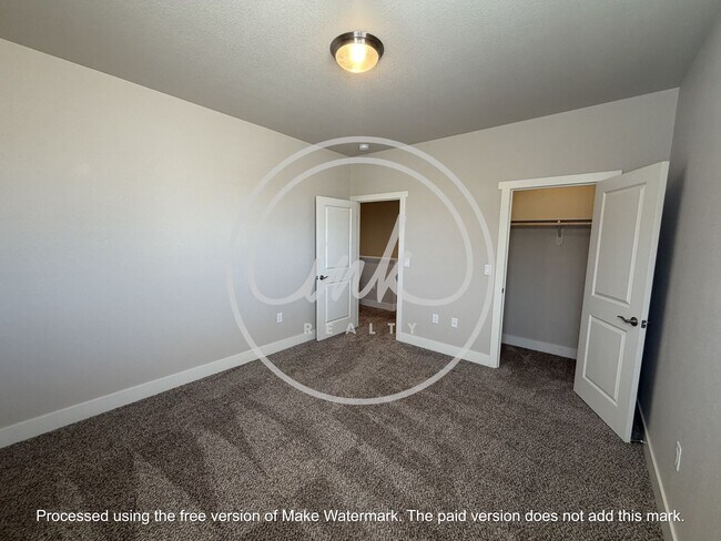Building Photo - 439 Dubois Ln